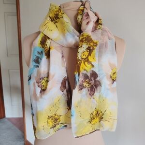 Nine West lightweight scarf
